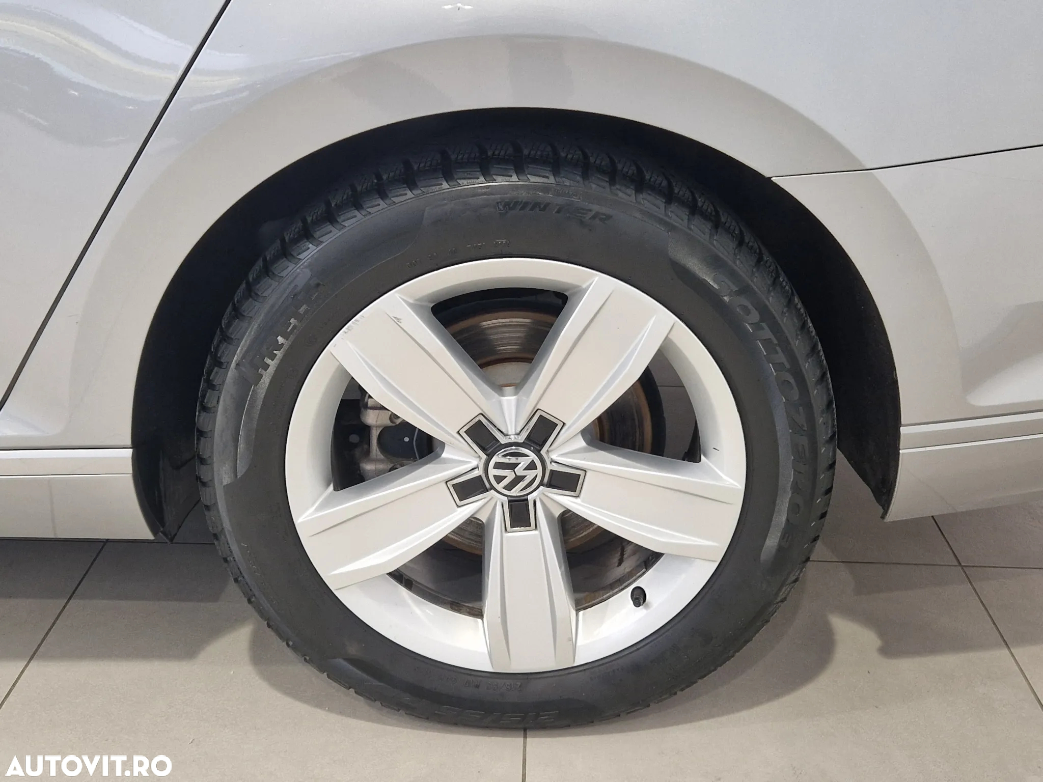 Volkswagen Passat 2.0 TDI DSG Comfortline - 10