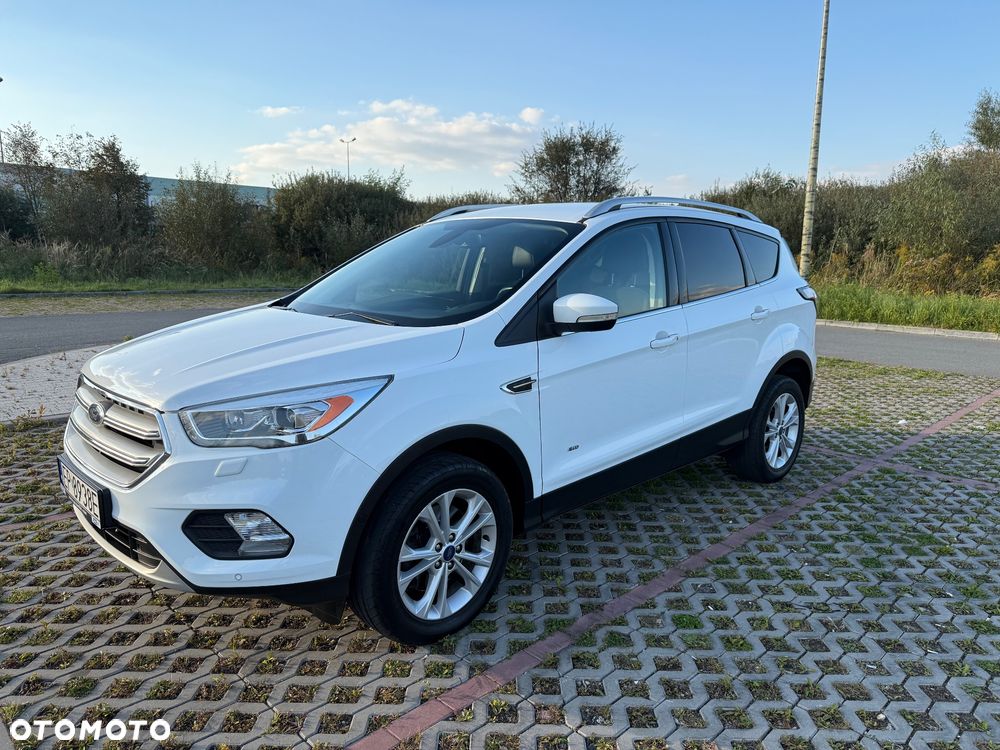 Ford Kuga 1.5 EcoBoost 4WD Titanium - 1
