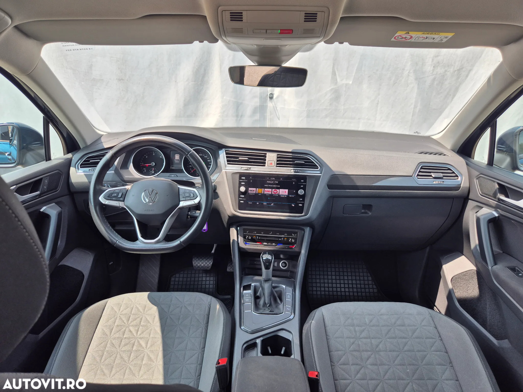 Volkswagen Tiguan - 13