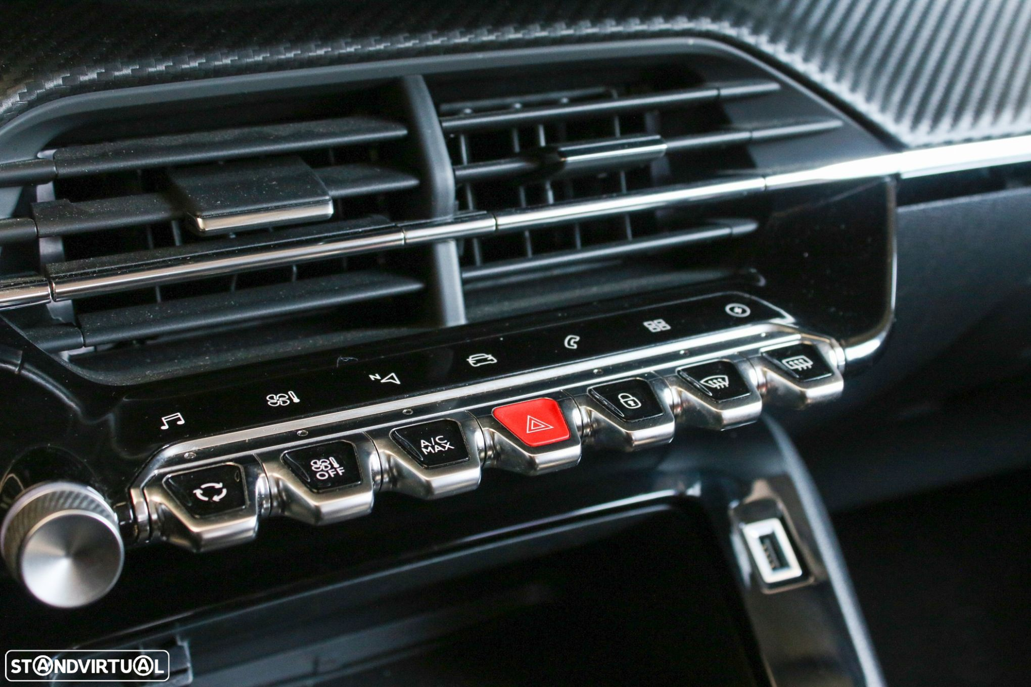 Peugeot e-208 Allure - 21
