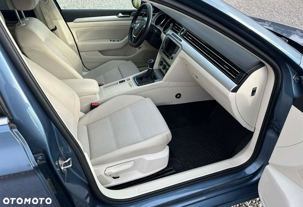 Volkswagen Passat 1.8 TSI BMT Comfortline - 24