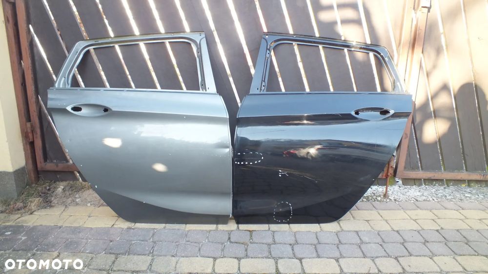 Drzwi tylne lewe prawe Opel Astra V K kombi - 2