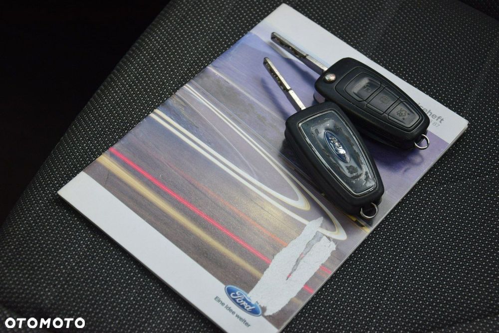 Ford Tourneo Connect 1.6 TDCi Titanium - 25