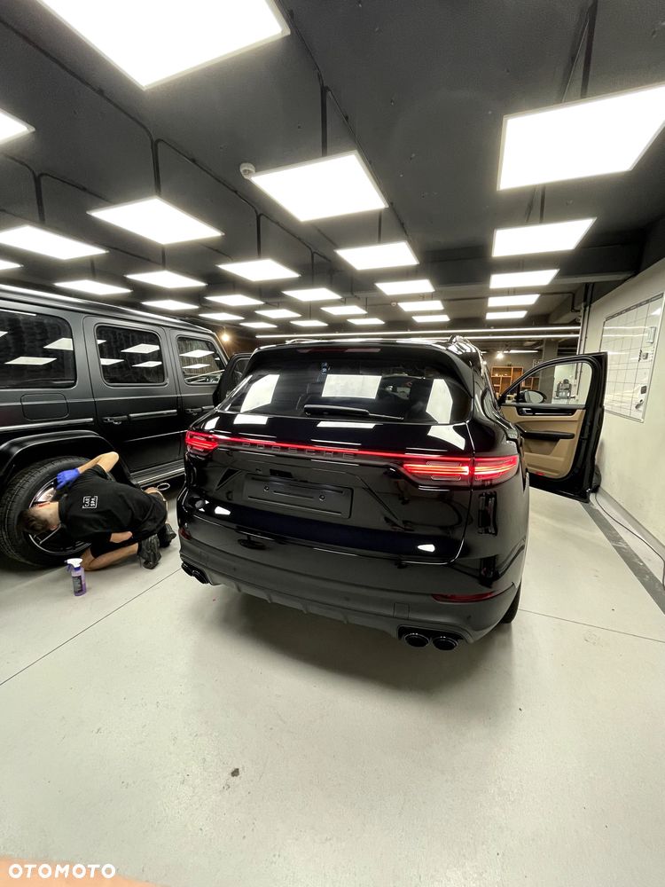 Porsche Cayenne - 3