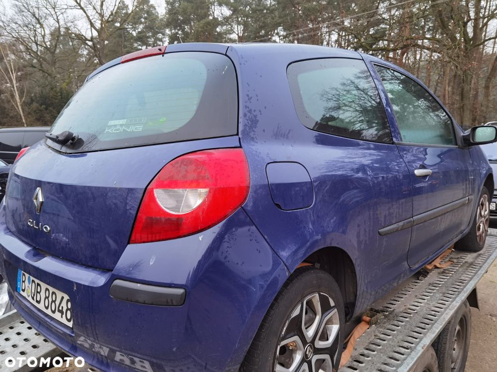 Renault Clio 1.2 16V 75 Dynamique - 3