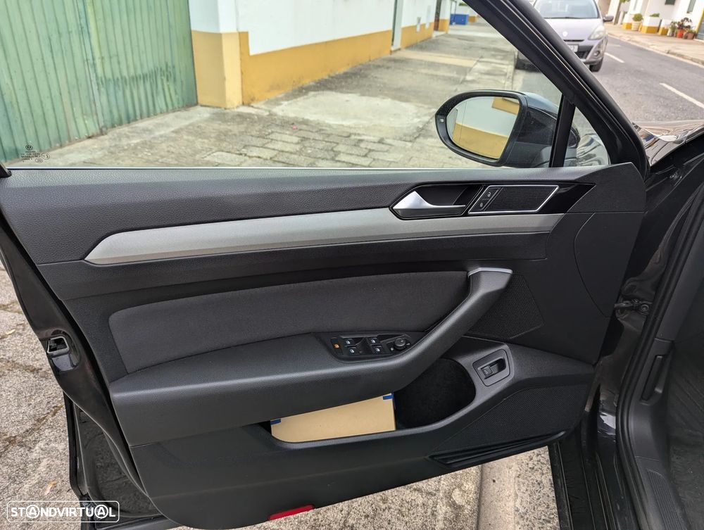 VW Passat 1.6 TDI Confortline - 12