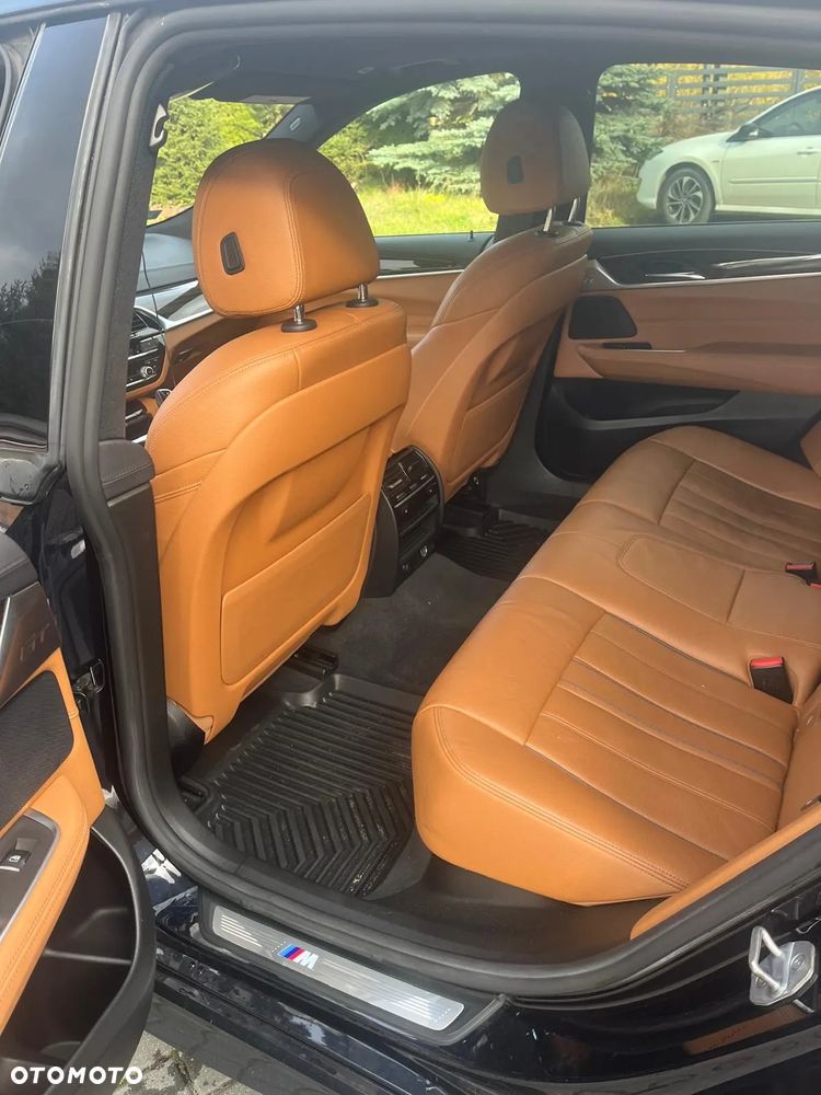 BMW 6GT 640i xDrive Gran Turismo - 11