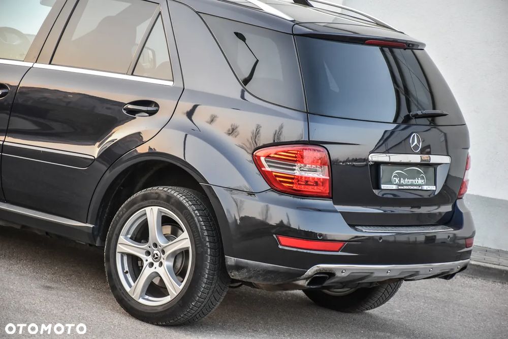 Mercedes-Benz ML 300 CDI 4Matic 7G-TRONIC DPF BlueEFFICIENCY Grand Edition - 12