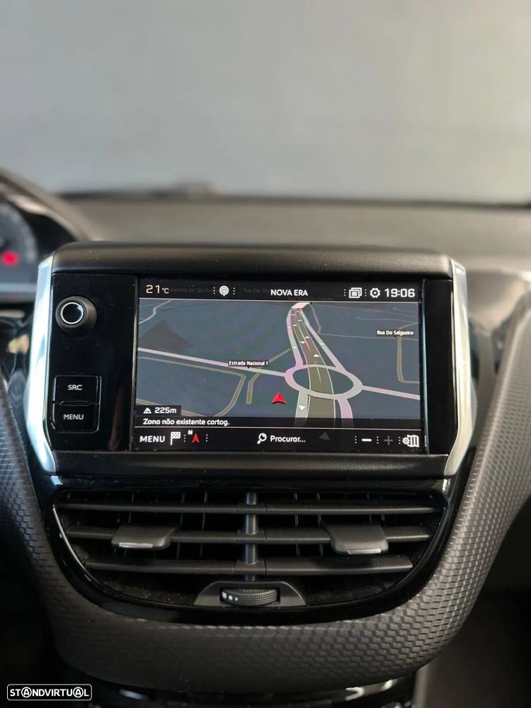 Peugeot 2008 1.2 PureTech Style - 8