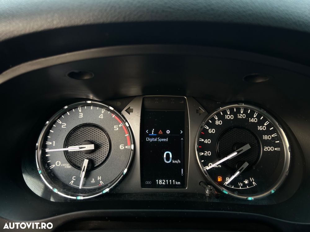 Toyota Hilux 2.4D 150CP 4x4 Double Cab 6MT Style - 18