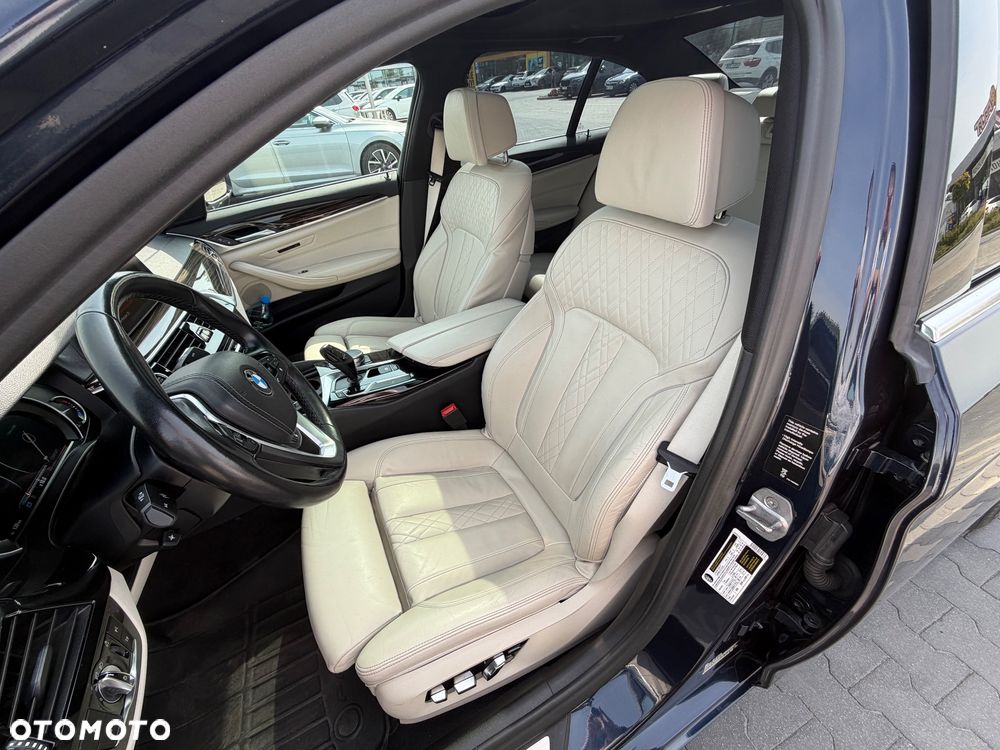 BMW Seria 5 540i xDrive Sport Line - 7
