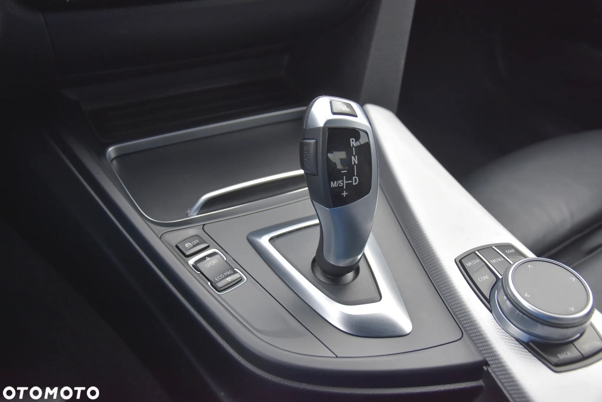 BMW Seria 3 320i Edition M Sport Shadow - 35
