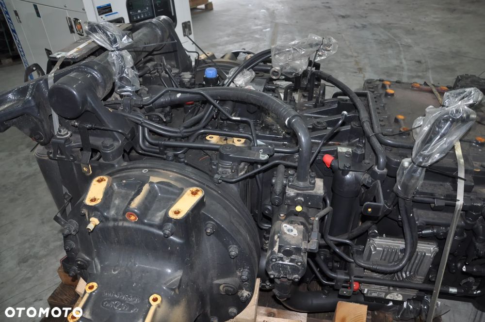 Skrzynia Vario Cmatic  zwolnica pochwa wom tylny most Deutz Fahr 8280 7250 ttv - 4