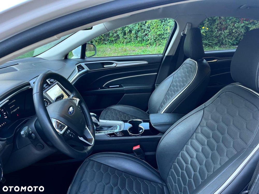 Ford Mondeo Vignale 2.0 Hybrid - 11