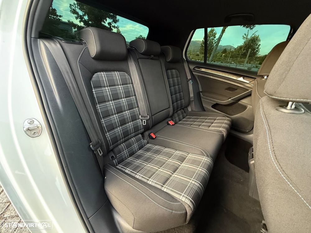 VW Golf 2.0 TDi GTD - 26