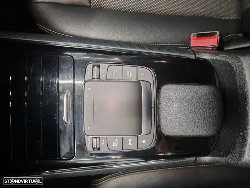 Mercedes-Benz GLA 180 d - 19