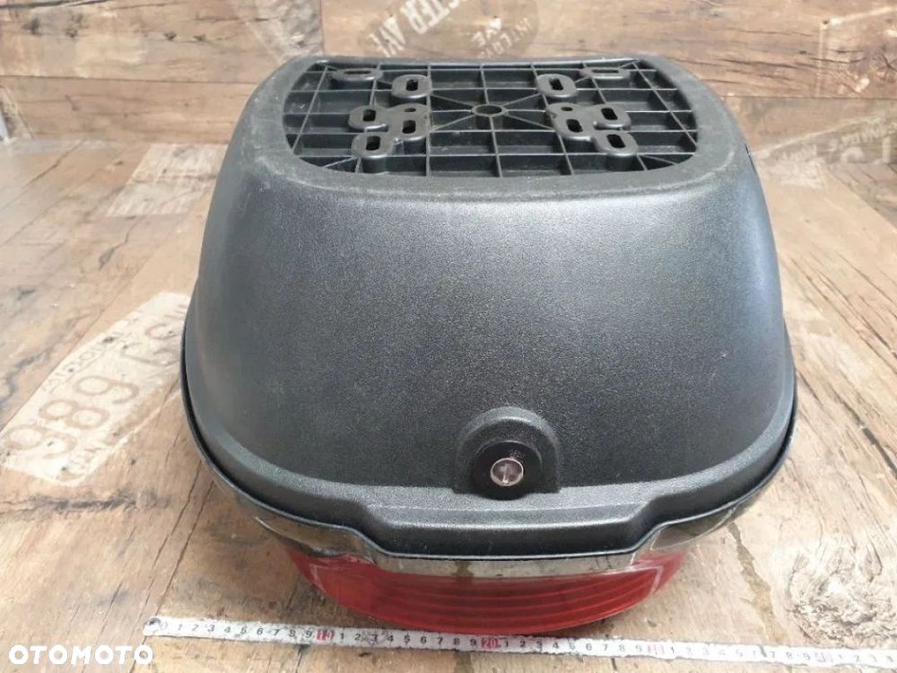 Kufer centralny z oparciem - 6