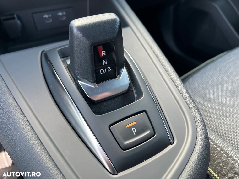 Mitsubishi Grandis - 16