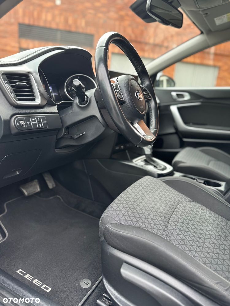 Kia Ceed 1.6 CRDi Eco-Dynamics+ (48V Mild-Hybrid) DCT7 Vision - 25