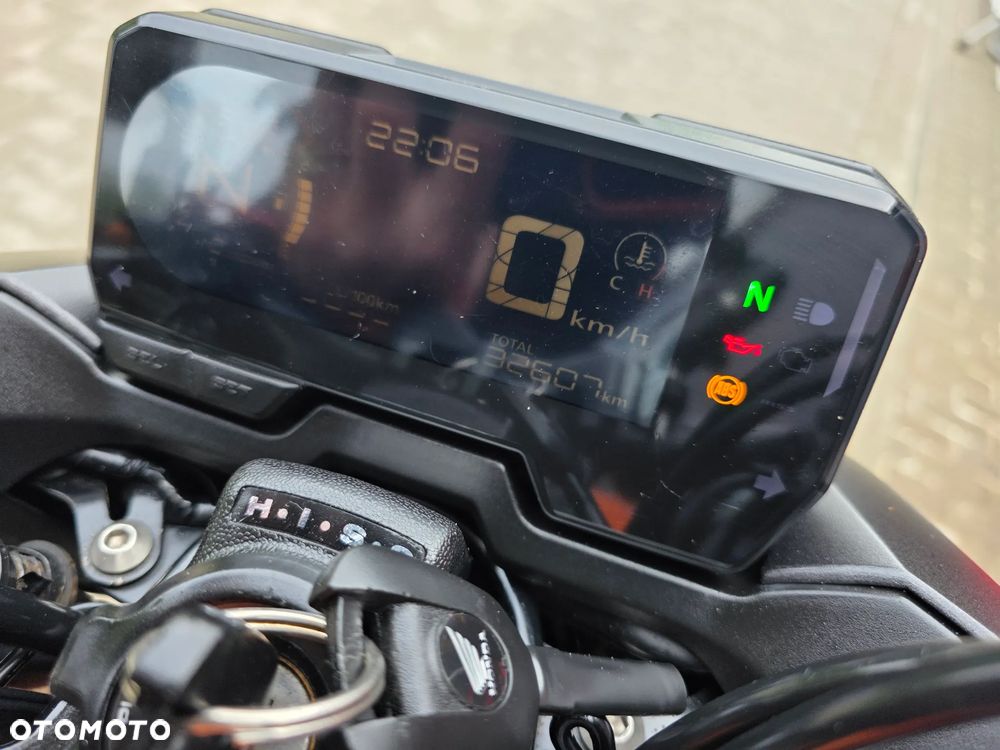 Honda CB - 16