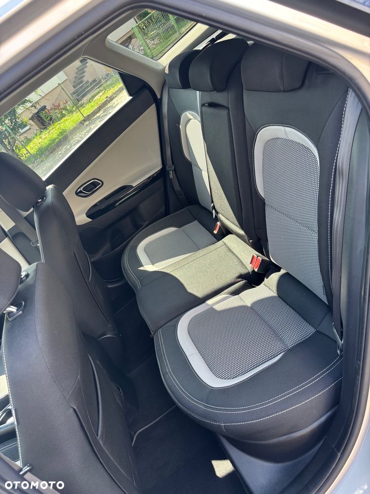 Kia Ceed 1.6 CRDi 128 ISG SW Spirit - 10