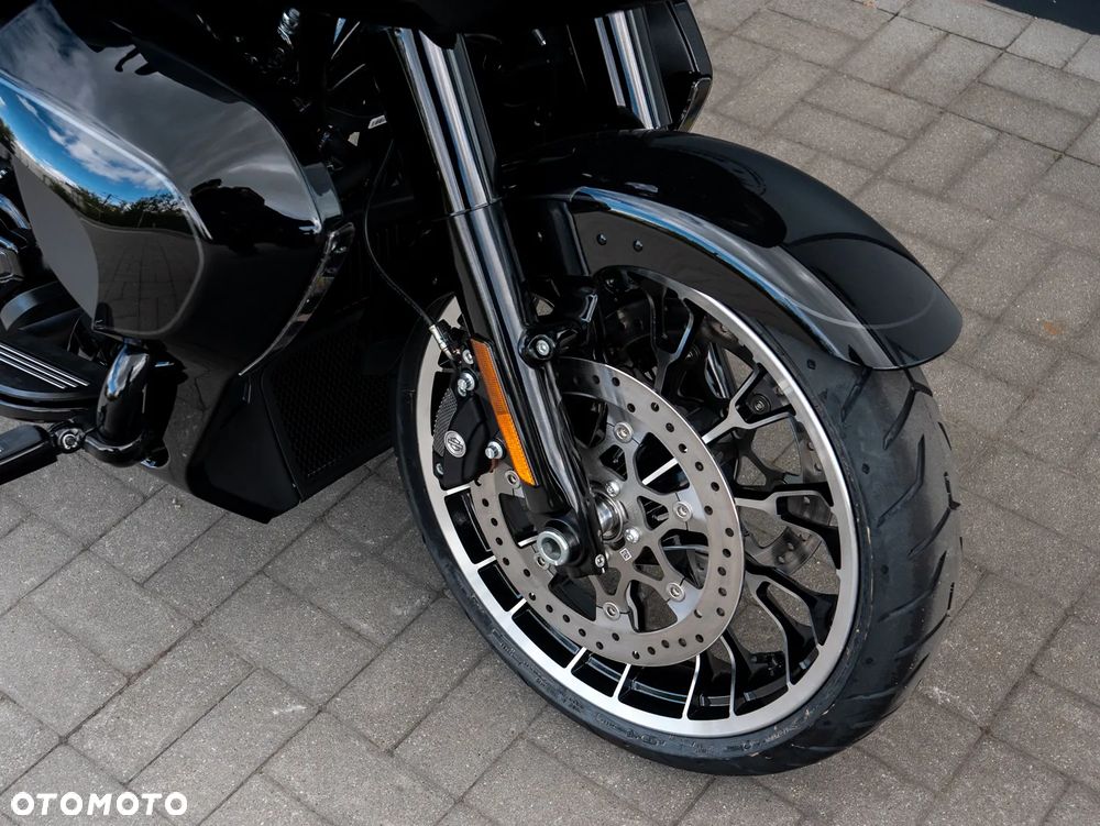 Harley-Davidson Touring Road Glide - 25
