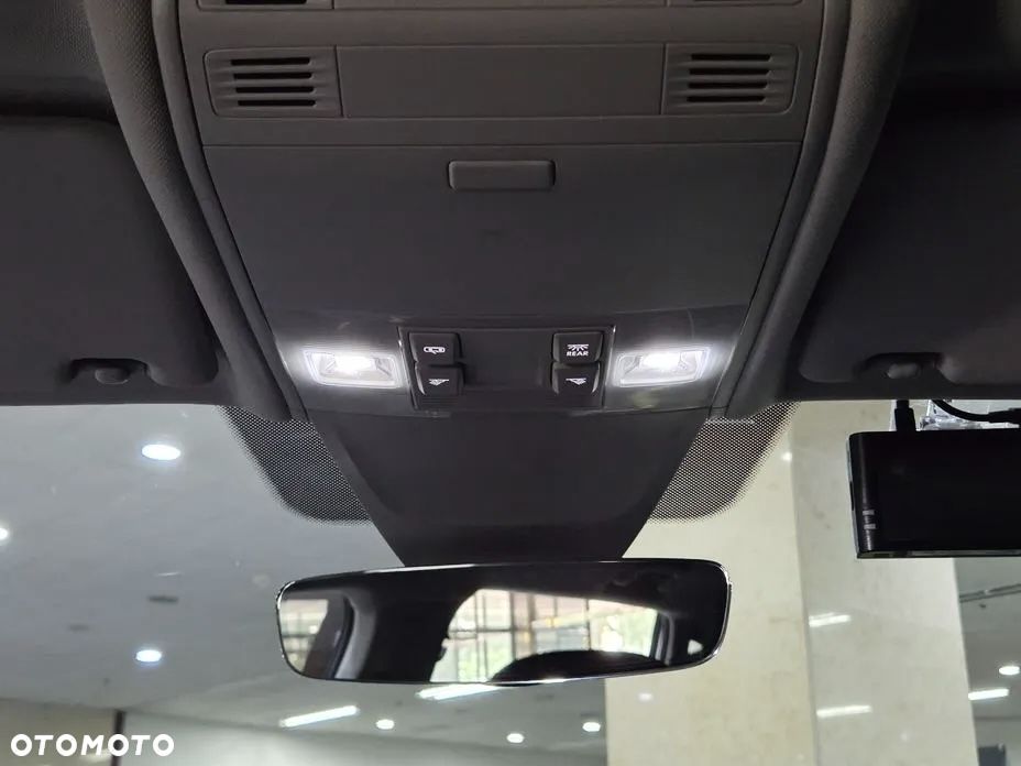Volkswagen Tiguan - 14