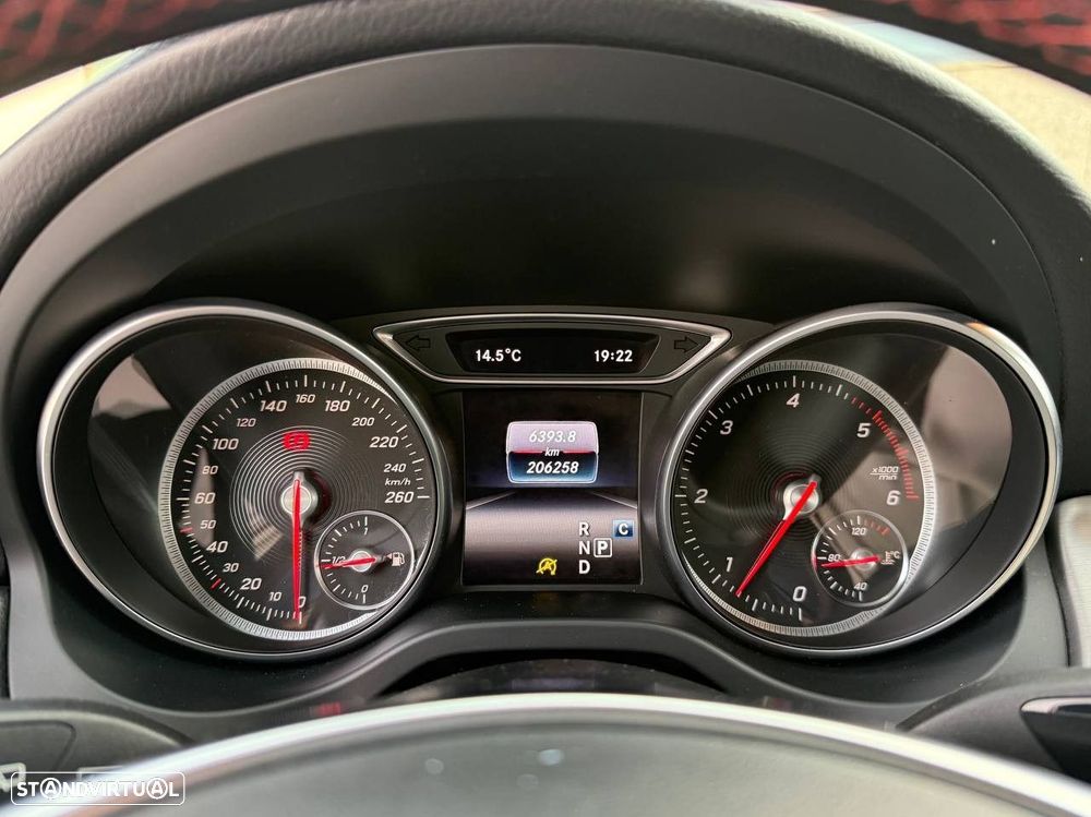 Mercedes-Benz CLA 200 d Shooting Brake AMG Line Aut. - 10