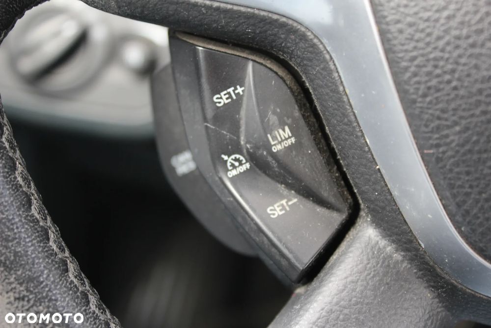 Ford C-MAX 1.6 TDCi Start-Stop-System Champions Edition - 19