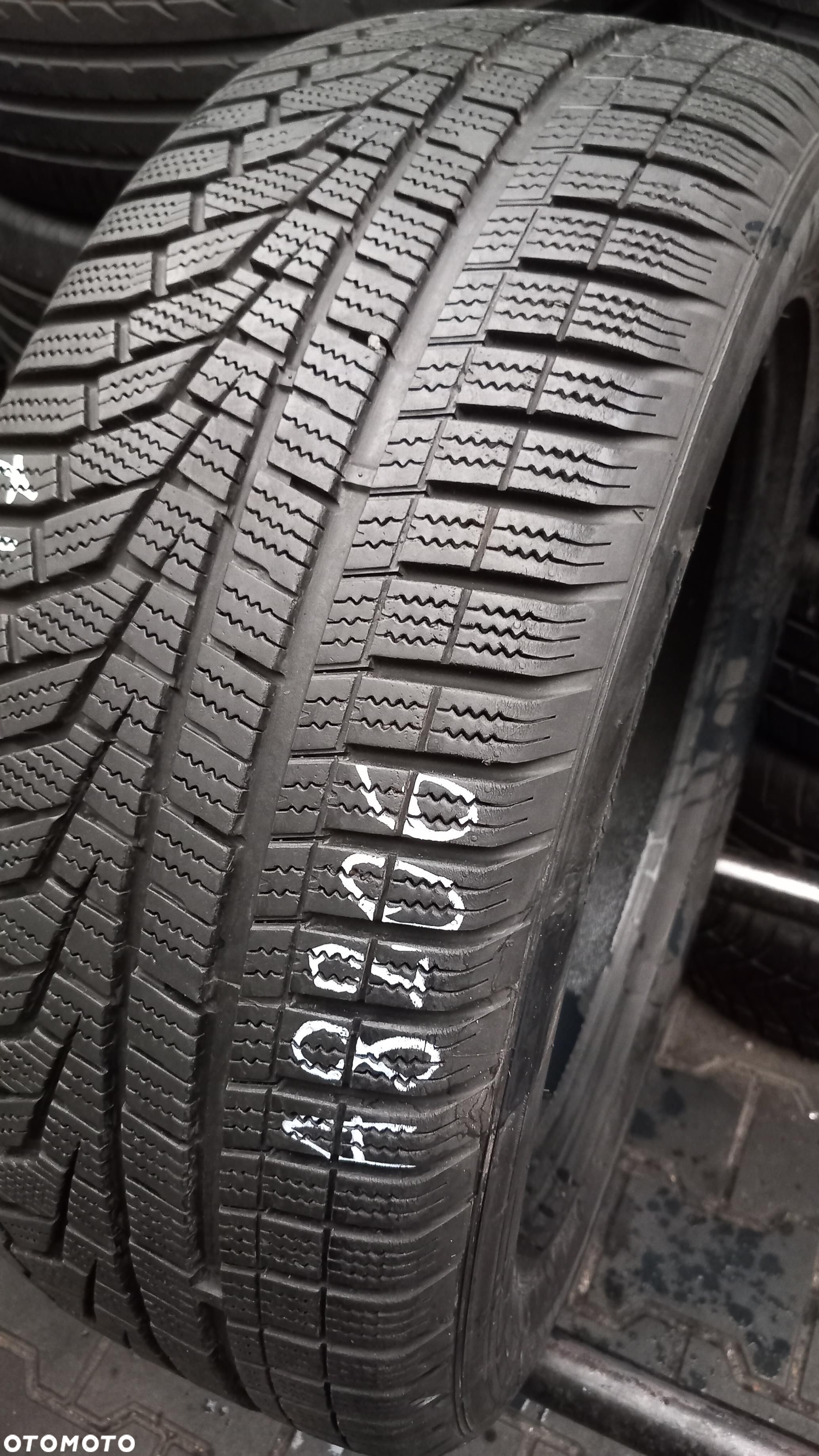 225/55/17 Hankook Winter I*Cept Evo 2 97H - 2