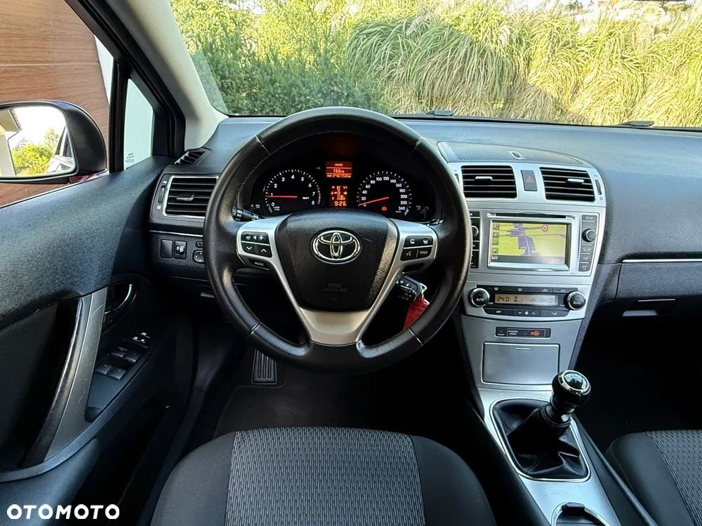 Toyota Avensis 1.8 Sol - 21