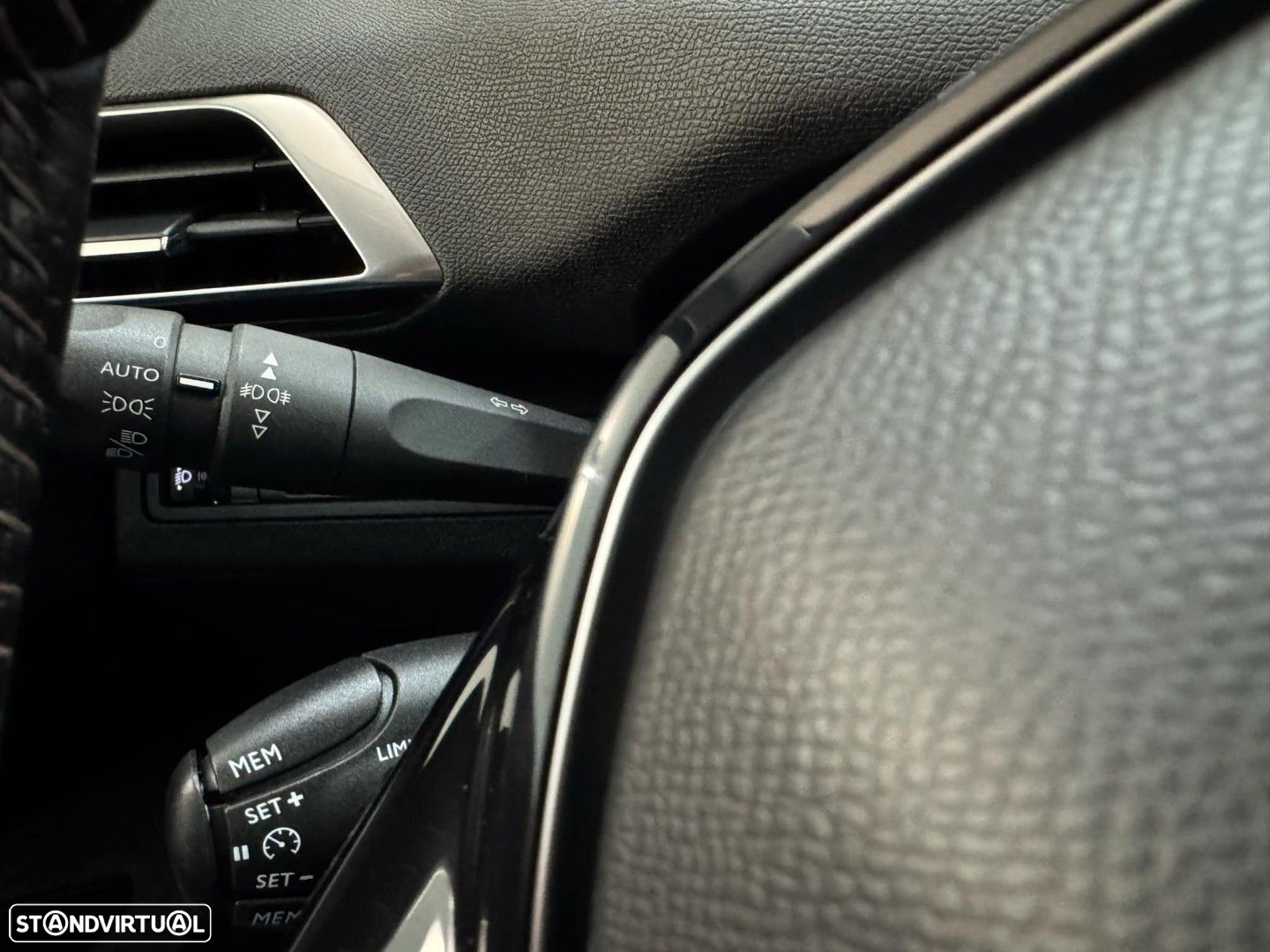 Peugeot 3008 1.5 BlueHDi Active - 23