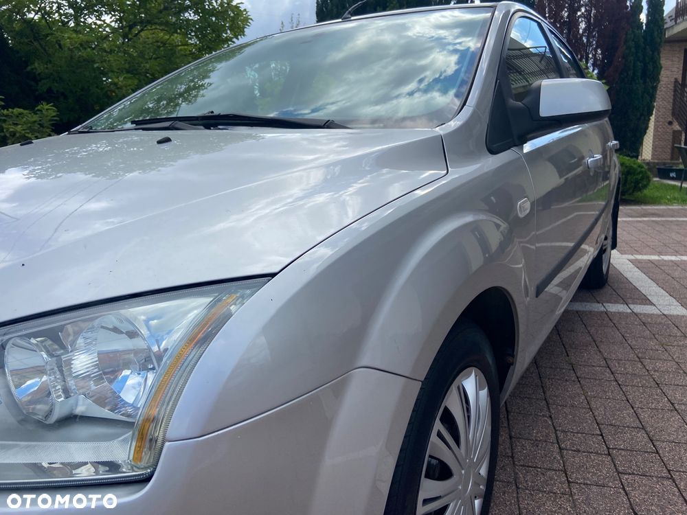 Ford Focus 1.6 Ambiente - 11