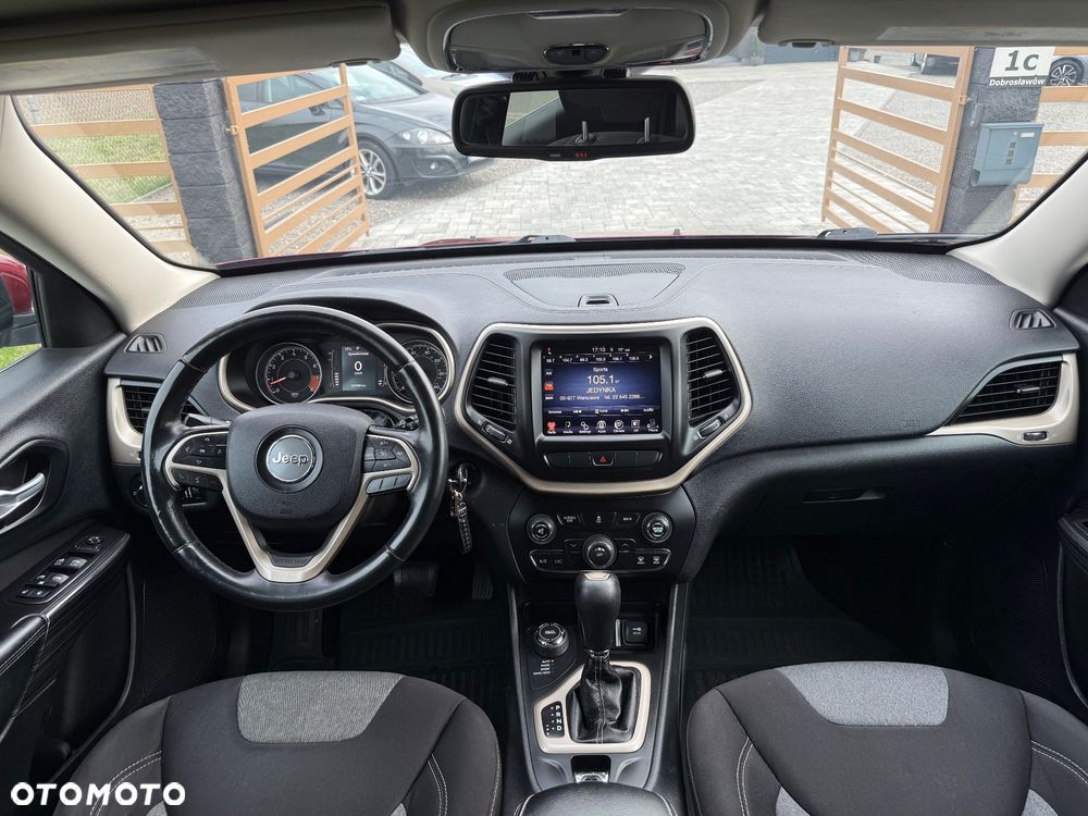 Jeep Cherokee - 3