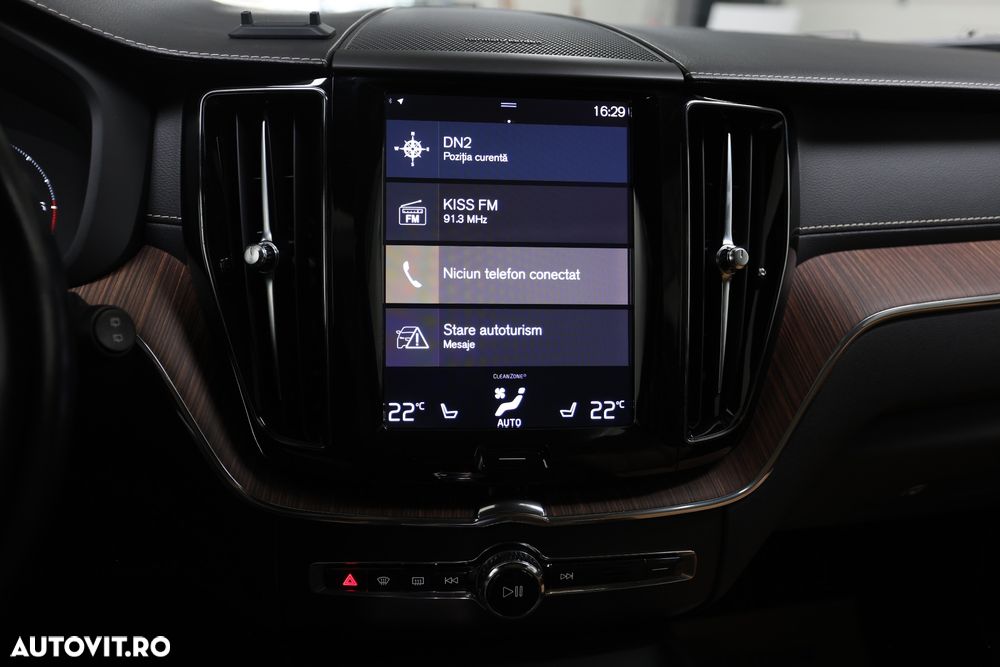 Volvo XC 60 D5 AWD Geartronic Inscription - 33