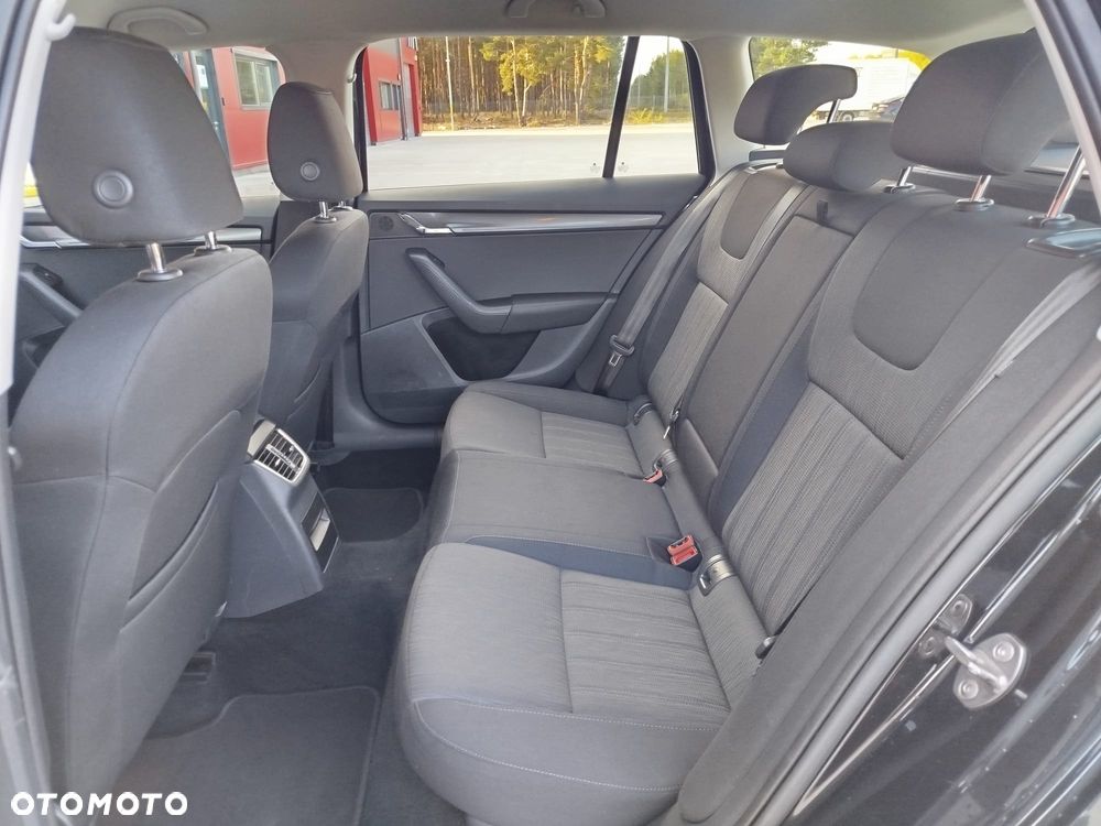 Skoda Octavia 1.6 TDI Premium Edition - 17