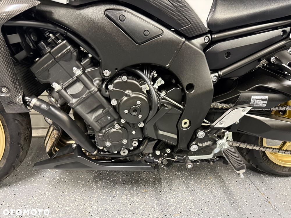 Yamaha FZ8 - 16