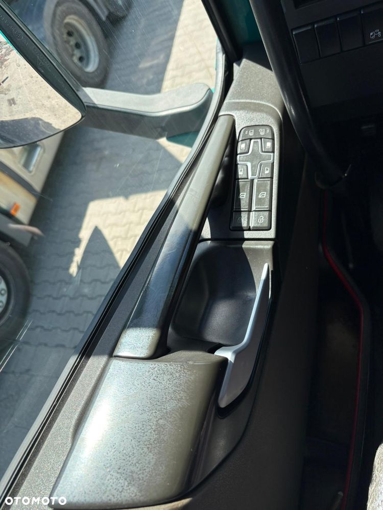 Volvo FH12, 500KM, 6X2 Pusher - 6