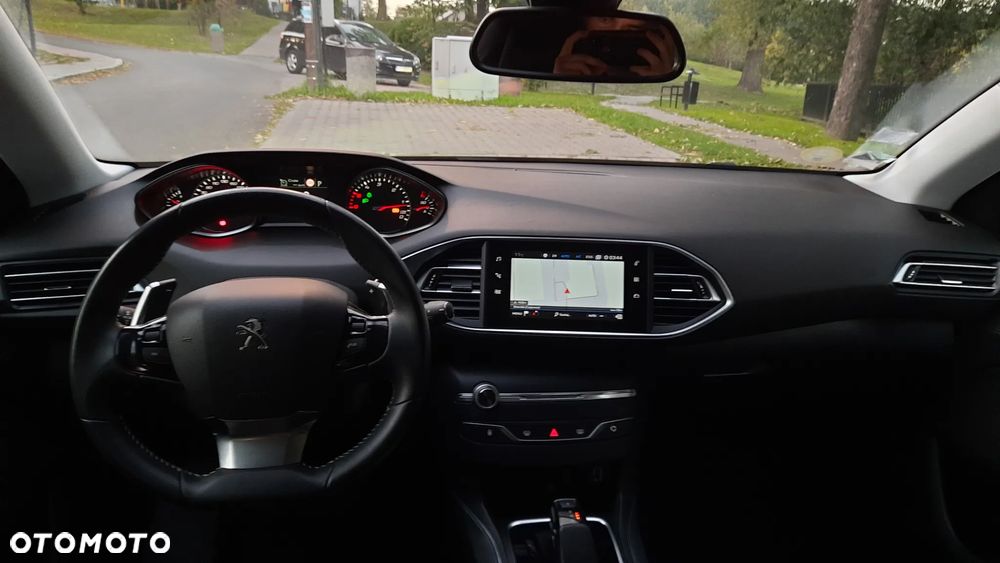 Peugeot 308 1.5 BlueHDi Active Pack Business S&S EAT8 - 23