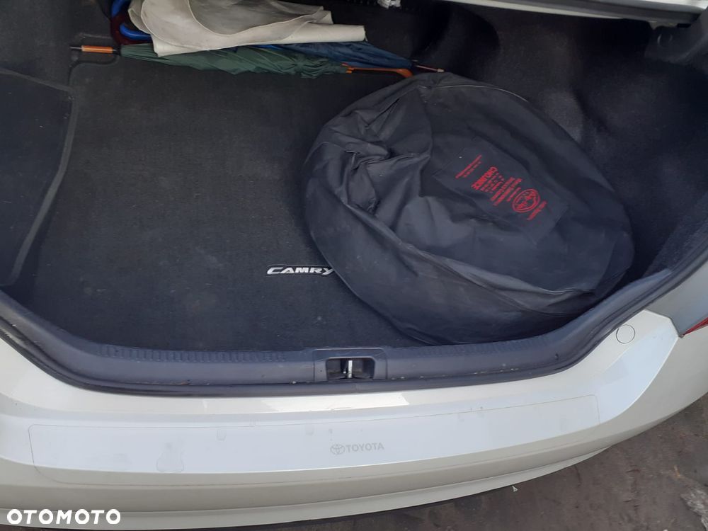 Toyota Camry - 15