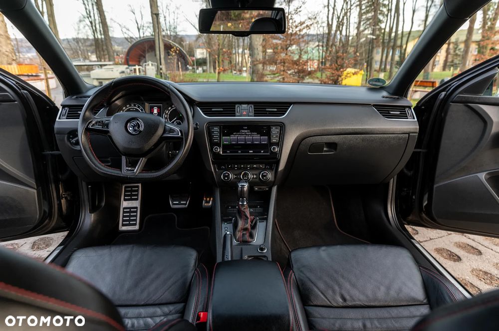 Skoda Octavia 2.0 TDI DSG RS - 22