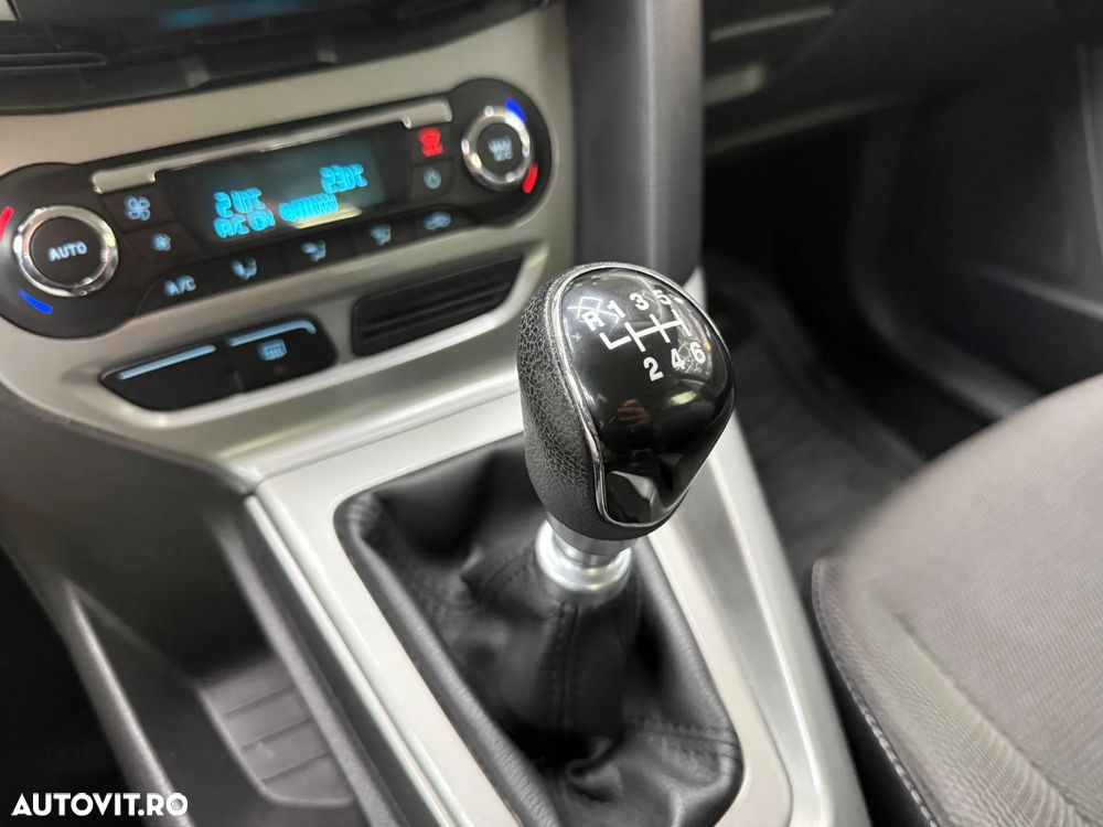 Ford Focus 1.6 TDCI DPF Trend - 11