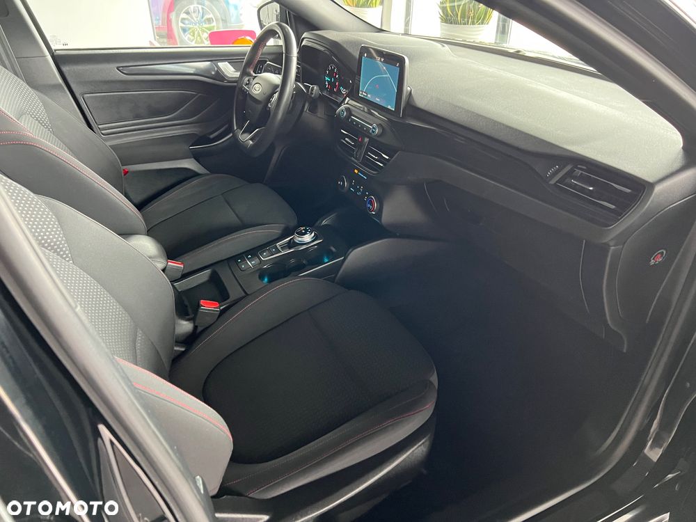 Ford Focus - 30