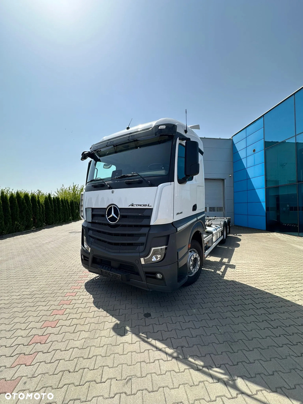 Mercedes-Benz ACTROS 2548