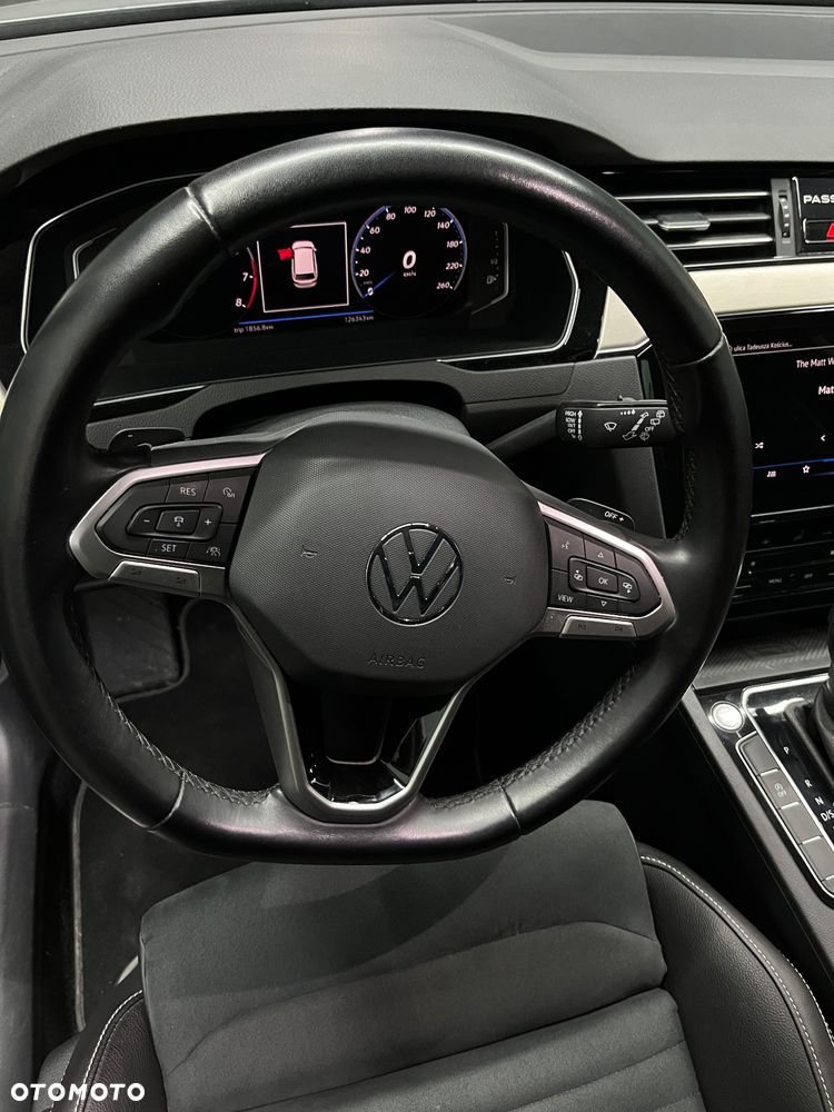 Volkswagen Passat - 13