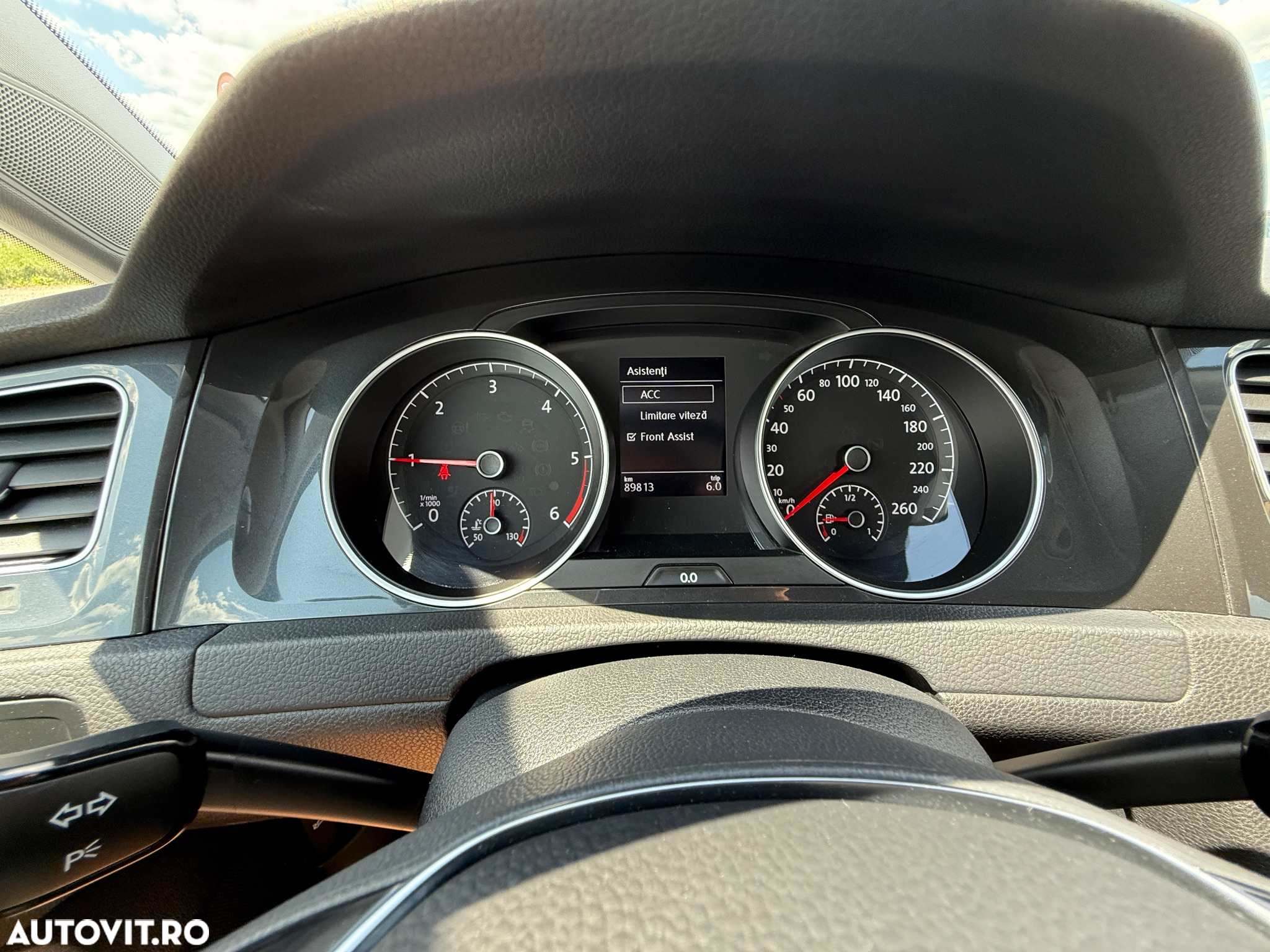 Volkswagen Golf 1.6 TDI Comfortline - 8