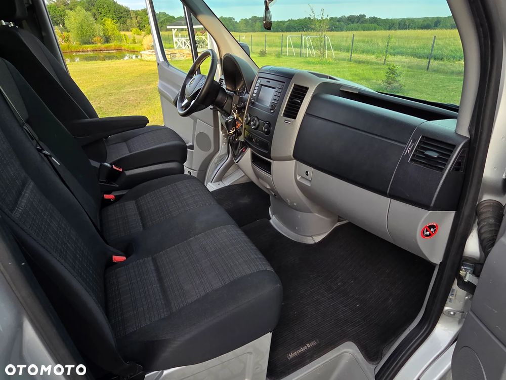 Mercedes-Benz Sprinter - 25