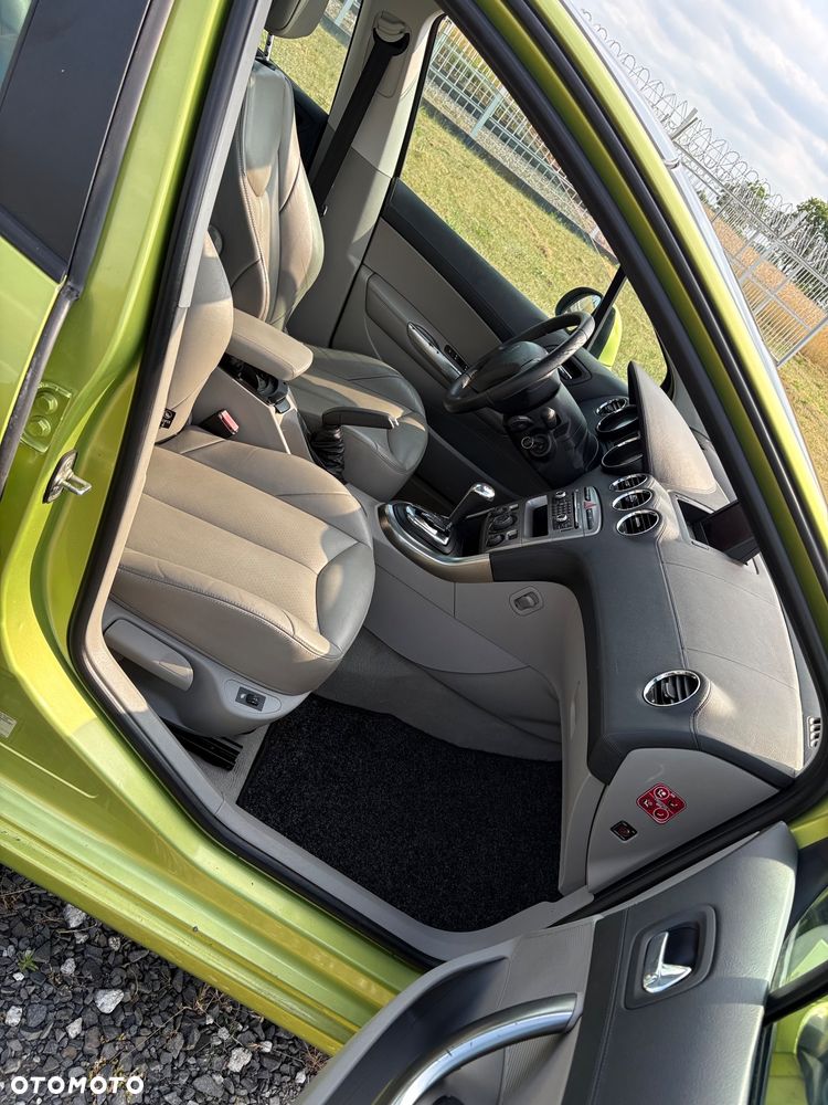Peugeot 308 1.6 Premium - 18