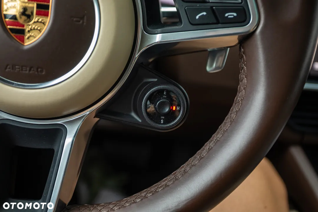 Porsche Cayenne Coupe E-Hybrid - 34