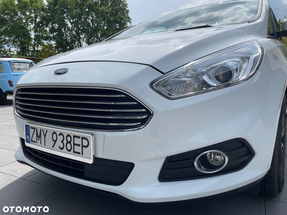 Ford S-Max - 17